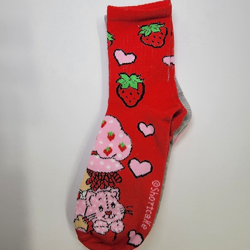Strawberry Shortcake MID CREW‎ Socks 3 pairs sizes 4-10 Valentine Themed Hearts